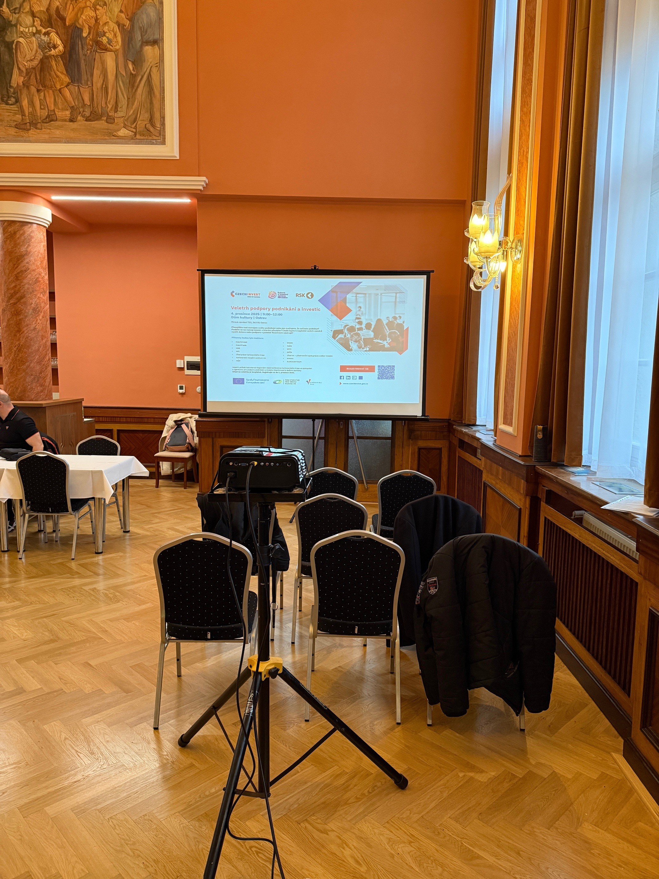 Veletrh podpory podnikání a investic v Ostrově nabídl přehled možností rozvoje pro region